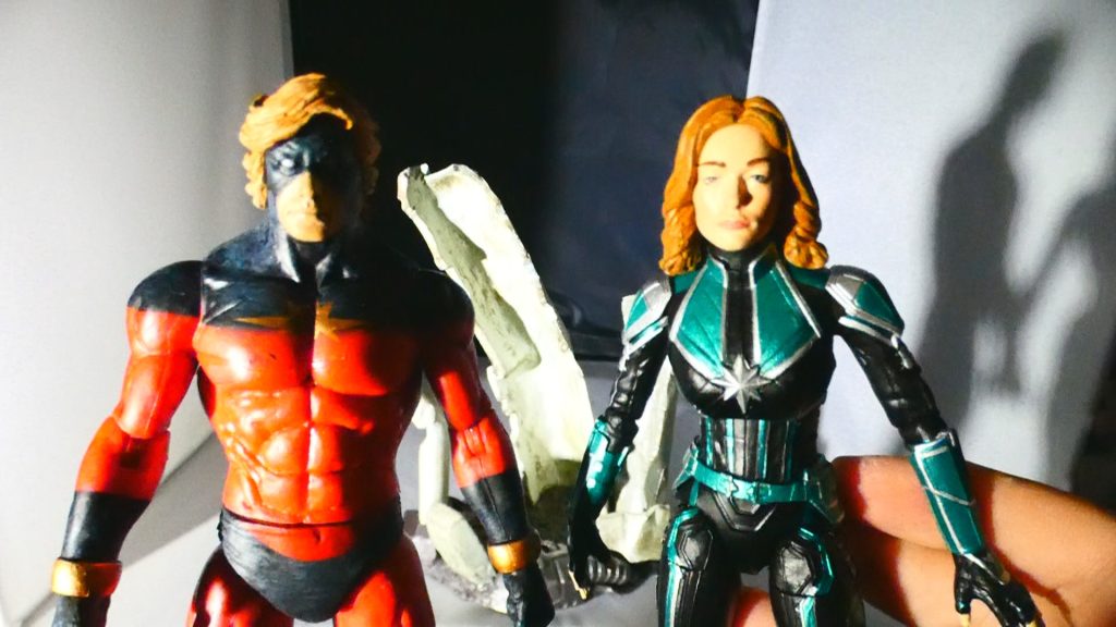Starforce Captain Marvel and Captain Marvel Figure Reviews (Video)