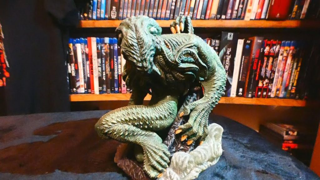 HP Lovecraft’s Cthulhu Gallery Diorama from Diamond Select Unboxing (Video)