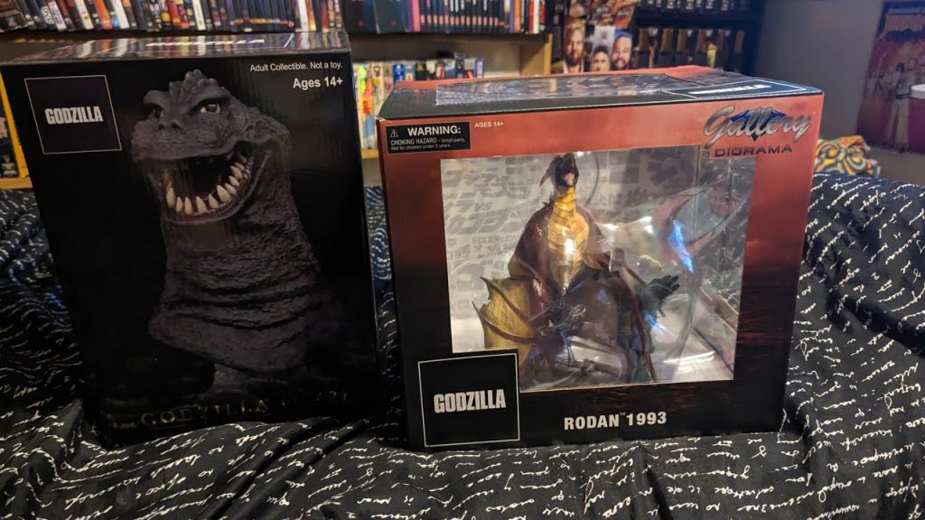 Rodan 1993 Diorama and Godzilla 1962 1/2 Bust Unboxings from Diamond Select Toys